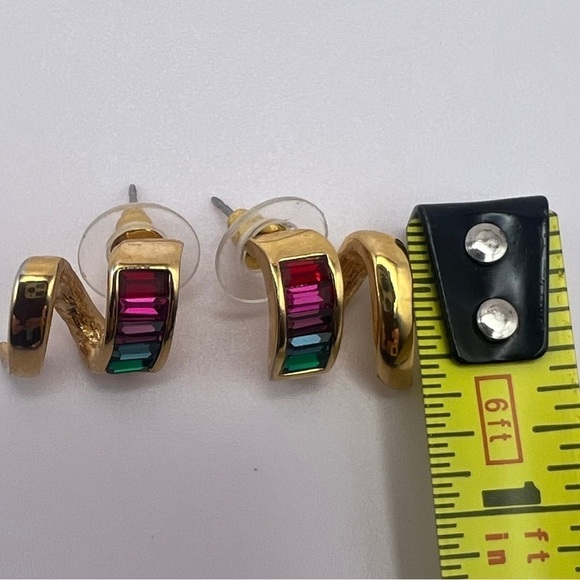 Vintage Roman gold tone Rhinestone swirl earrings - Picture 13 of 13